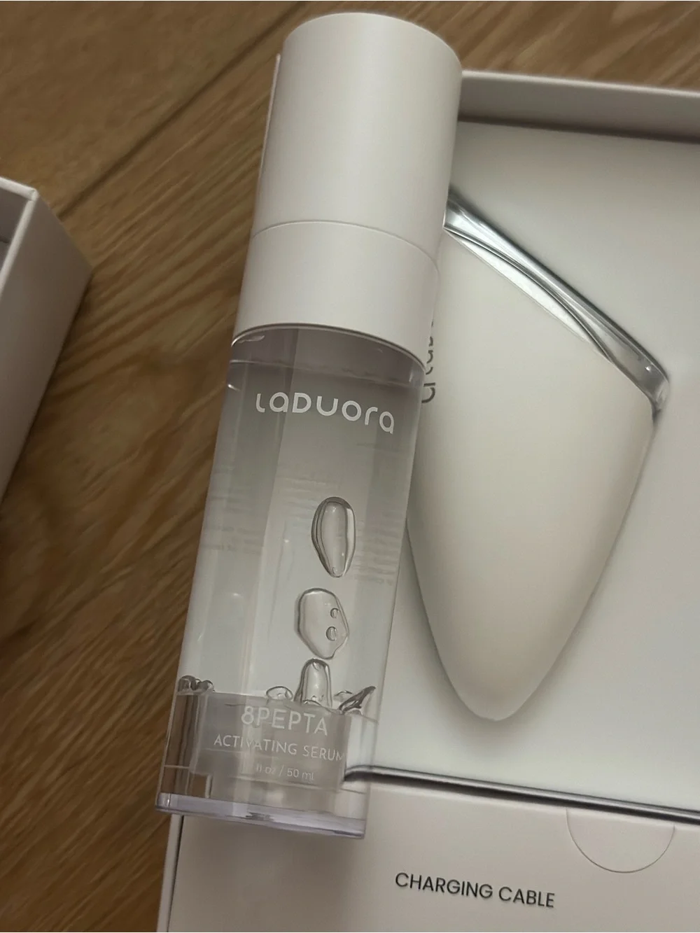 Lumeo SkinLift 4D Current™ Red Light Therapy Kit